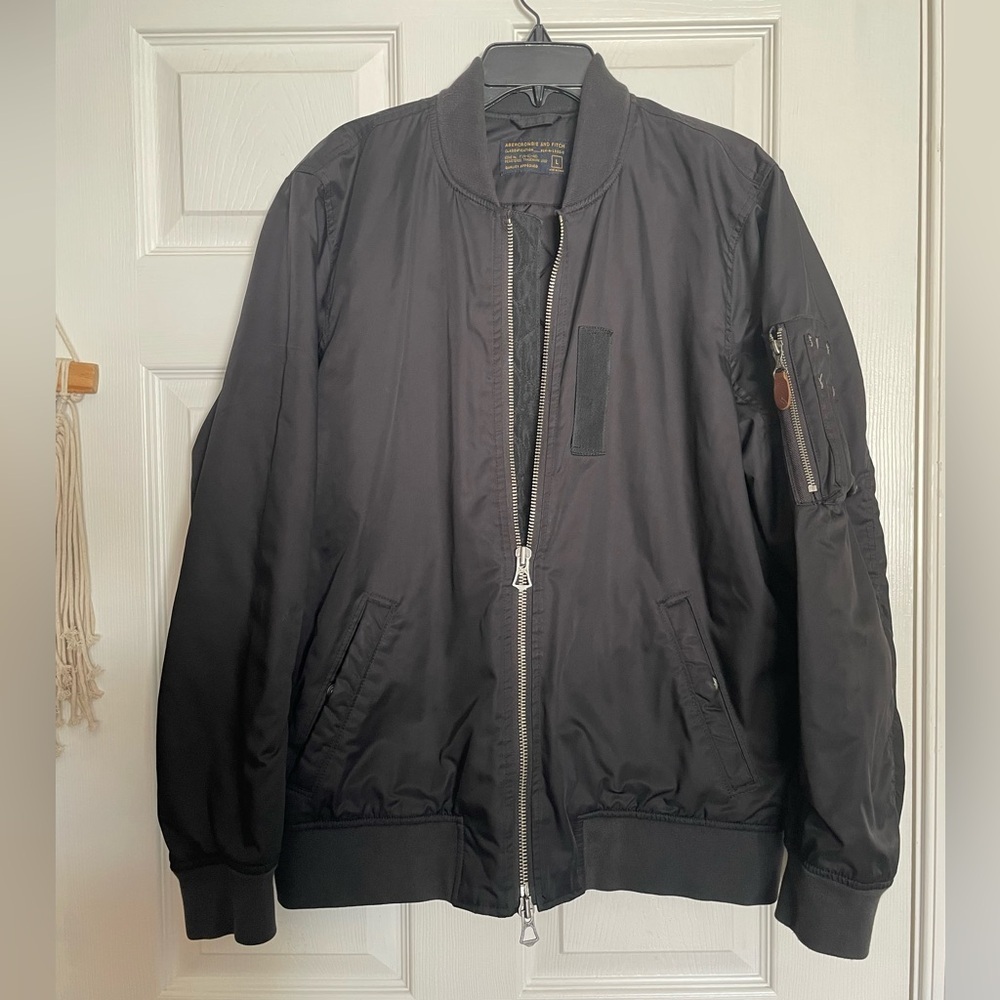 Abercrombie & Fitch Men’s Talon Black Bomber Jacket with Quilted Int size Large